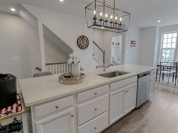 5th image of 44030 Eucalyptus Way