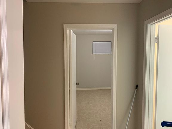 3rd image of 658 Harry S Truman Dr