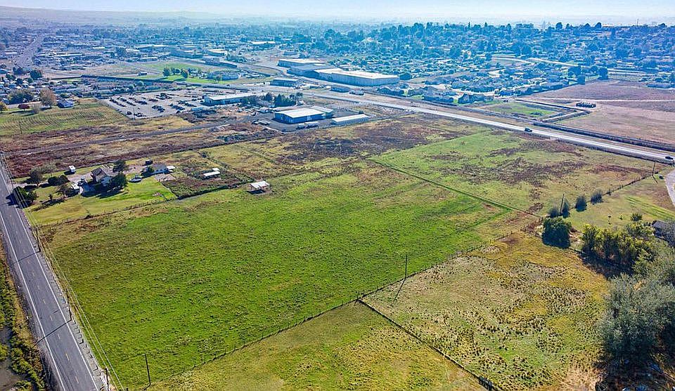2nd image of 750 Yakima Valley Hwy