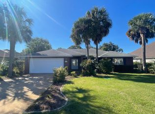2707 Pebble Beach Dr, Navarre, FL 32566
