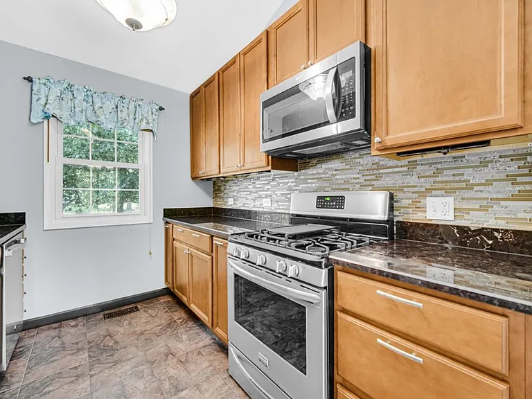 1745 Bucknell Ct — Photo 3