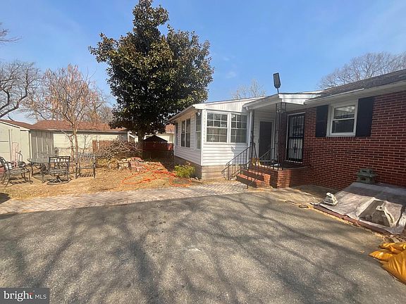 5th image of 1012 Rose Anne Rd