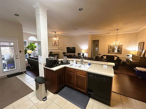 5th image of 7021 Crenshaw Ln