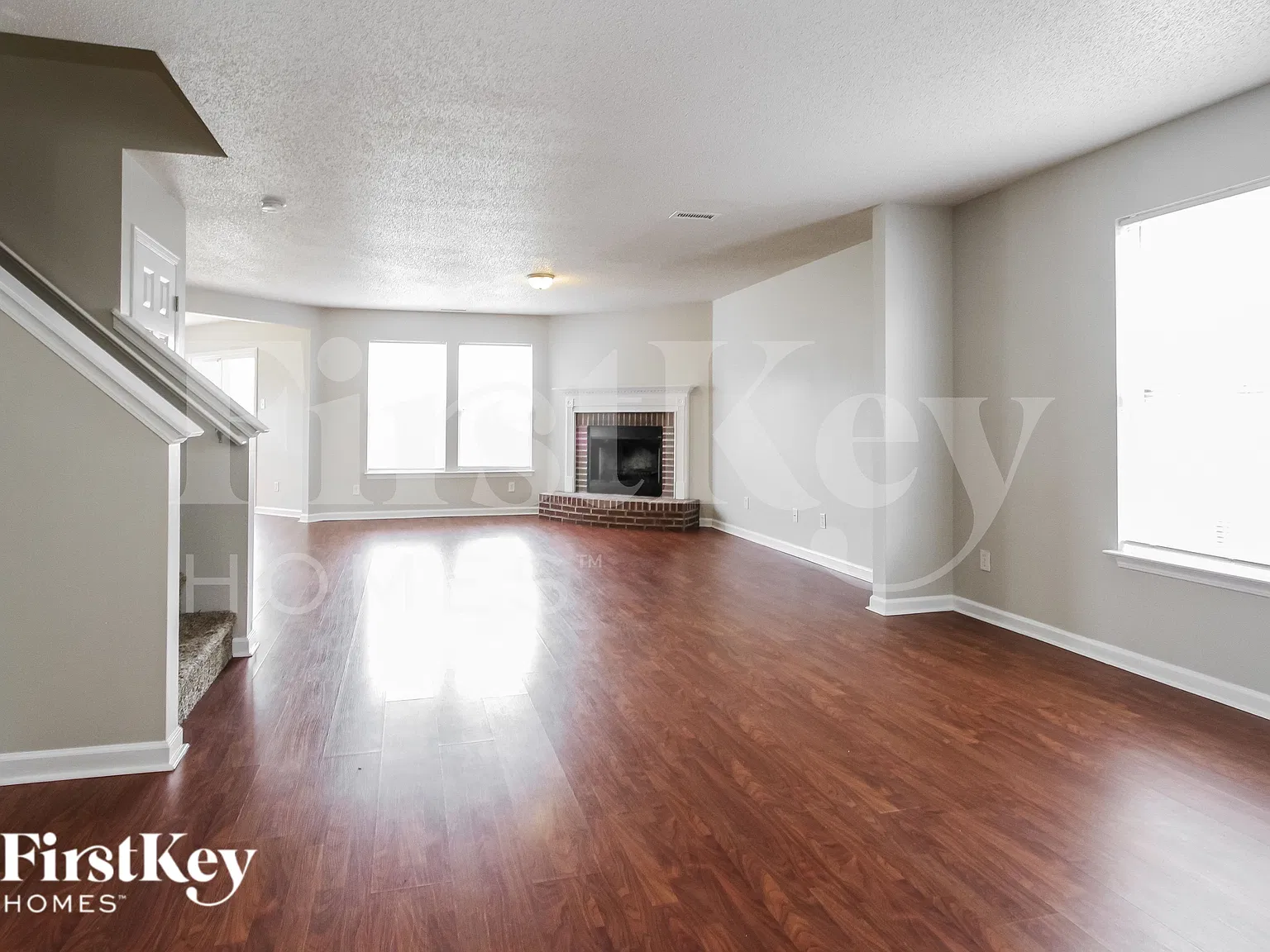 3 bed, 2.5 bath, 2364 sqft, $2,190 — Photo 2