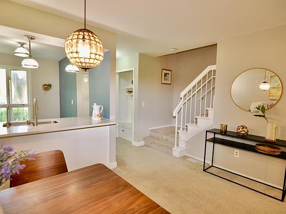 5th image of 742 Greenhills Dr Unit 3