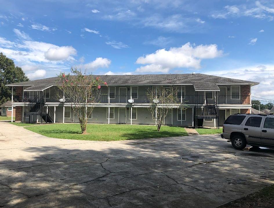 1st image of 901 Barrington Dr APT 1