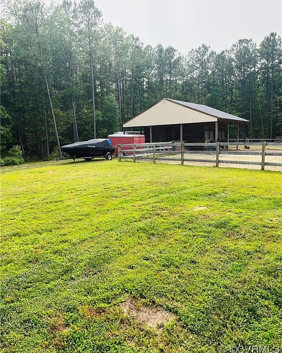 2nd image of 4621 Piney Tree Ln