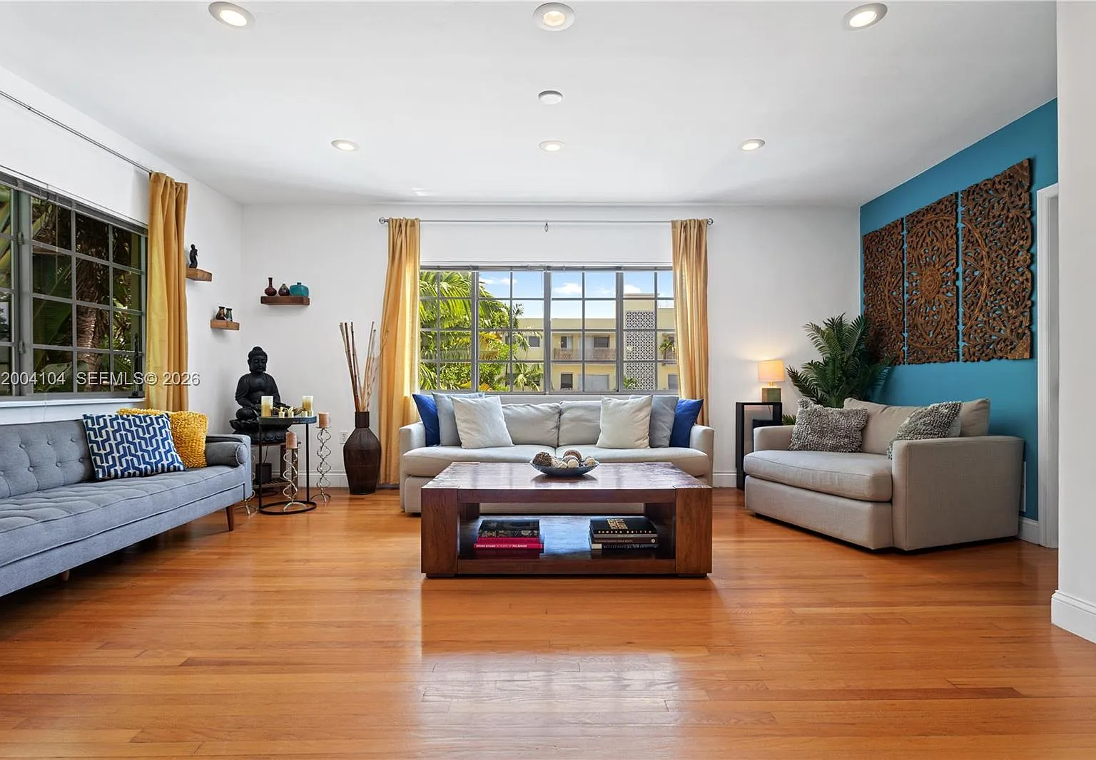 The Casa Bella Condo On S — Photo 1