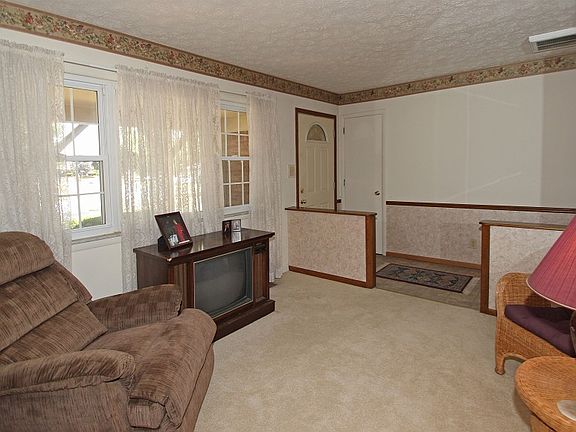 2nd image of 7223 Shamrock Dr