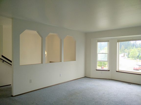 Living room and entrance