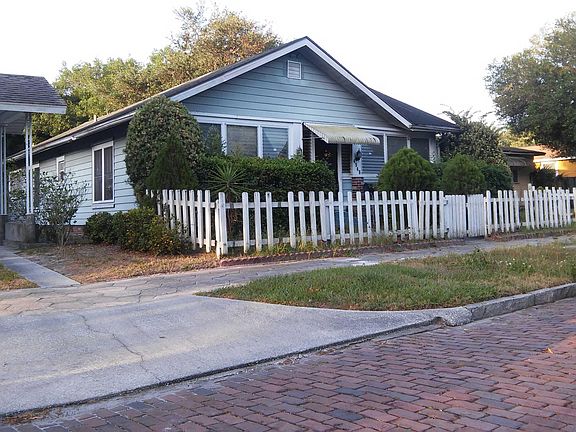3rd image of 4546 Burlington Ave N