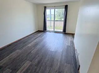 4928 59th St #1A, Innisfail, AB T4G1R8