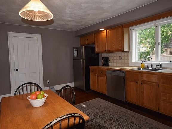 5th image of 25 Barton St #1