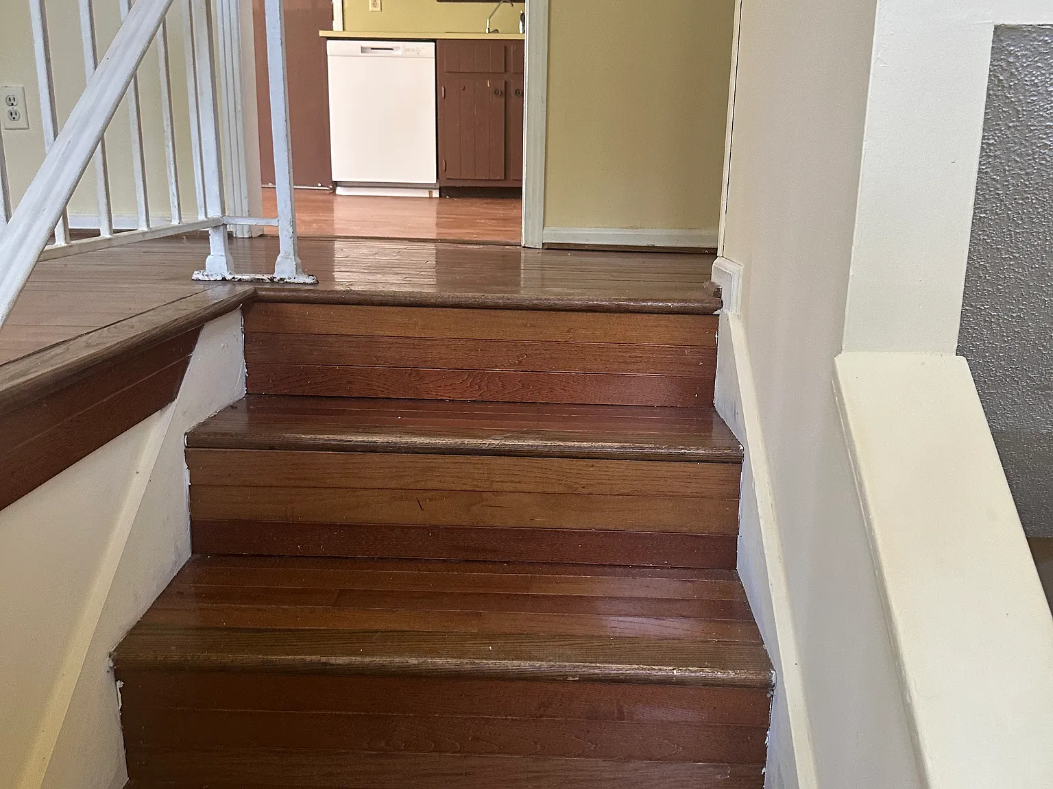 4 bed, 1700 sqft, $1,600 — Photo 2