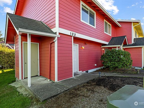 4th image of 123 Myreboe Street NE #11-A