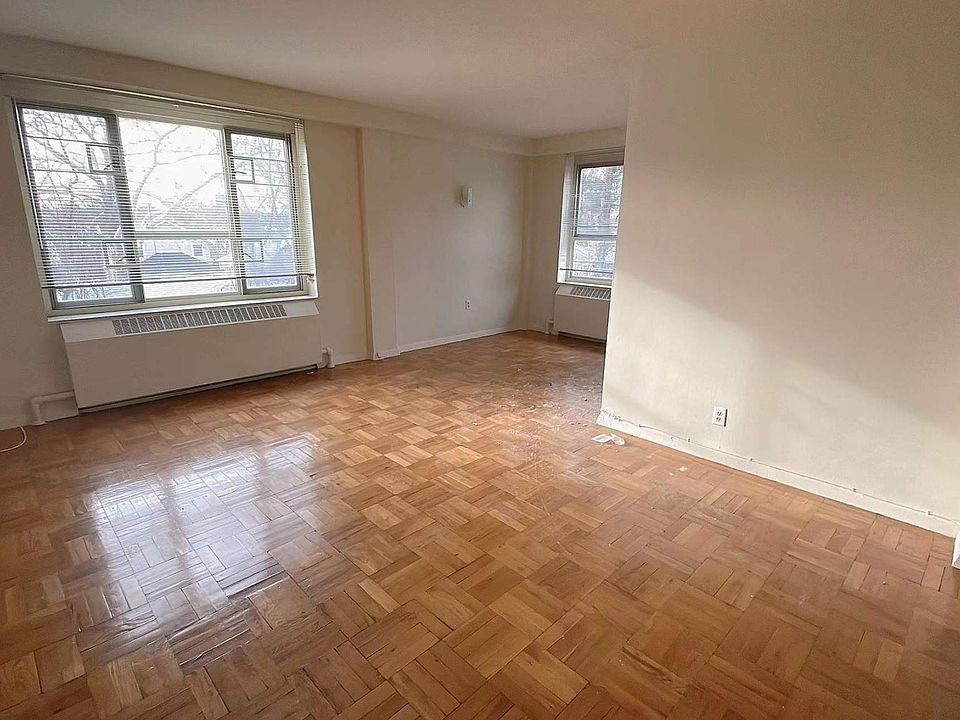 1st image of 6702D 186th Ln APT 3B