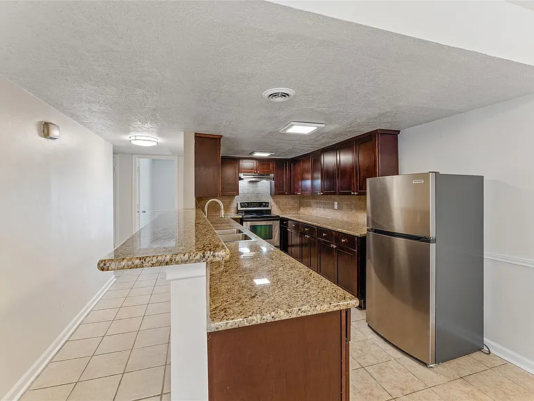 12633 Memorial Dr #50 — Photo 23