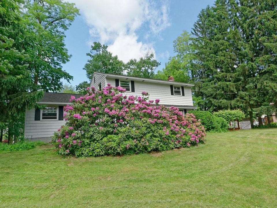 1st image of 44 Bayberry Dr