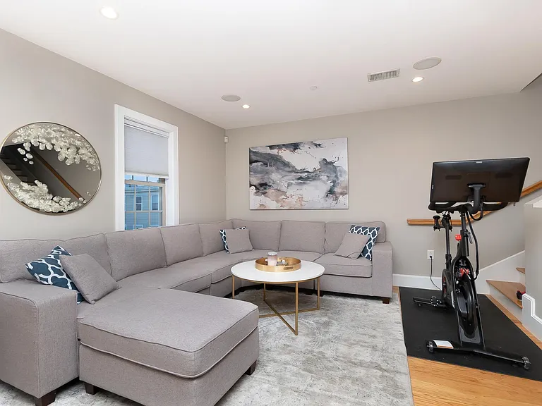 102 D St #3 — Photo 17