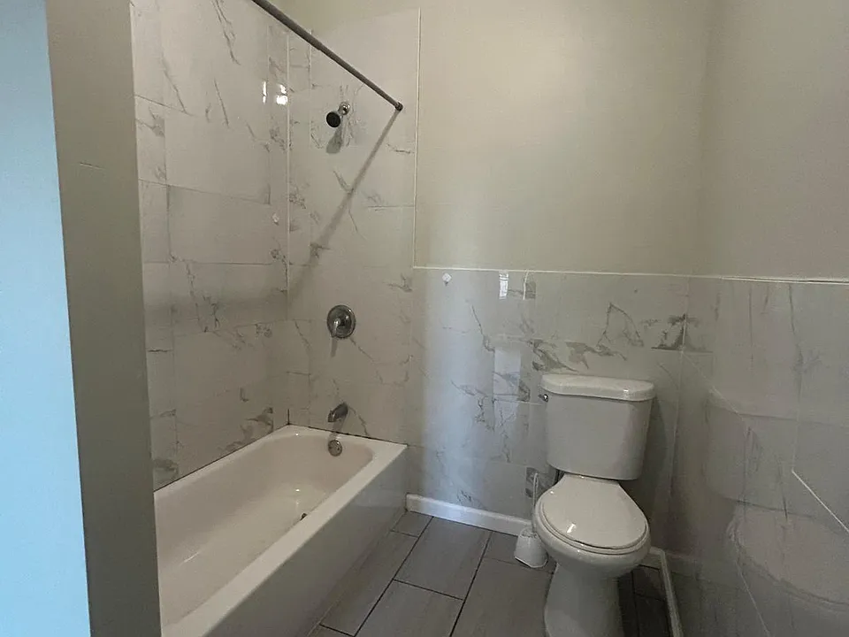 807 Summer Ave #2A