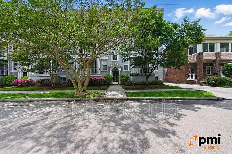 2 bed, 1.0 bath, 900 sqft, $1,700 — Photo 1