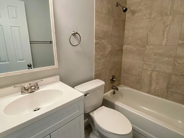 6210 Ridge Ave #18 — Photo 5