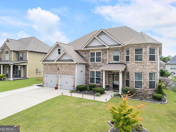 4th image of 195 Echols Way