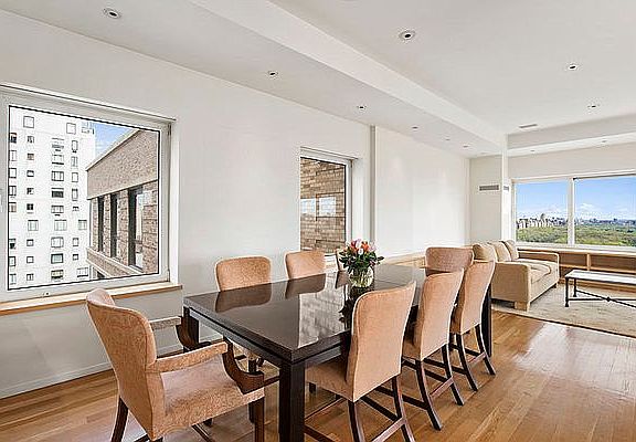 4th image of 106 Central Park S APT 30A