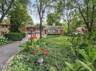 17 Timber Ln, Northbrook, IL 60062