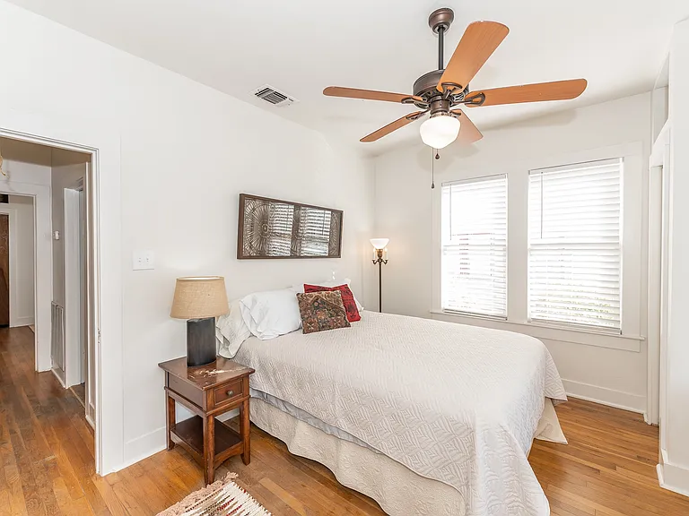1007 Rigsby Ave — Photo 6