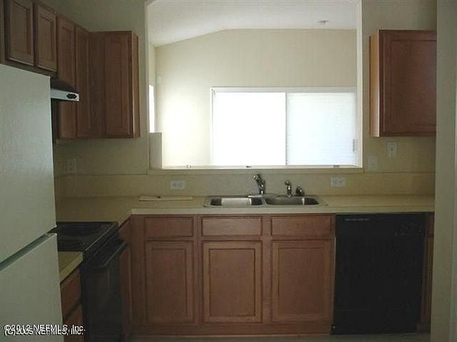 2nd image of 800 Bellshire Dr