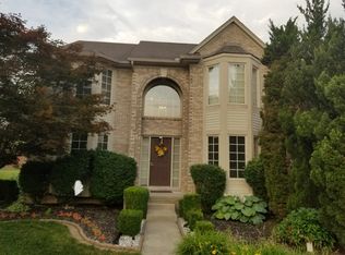 2771 Fox Woods Ln, Rochester Hills, MI 48307