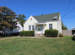 955 Ridgeway St, Ste Genevieve, MO 63670