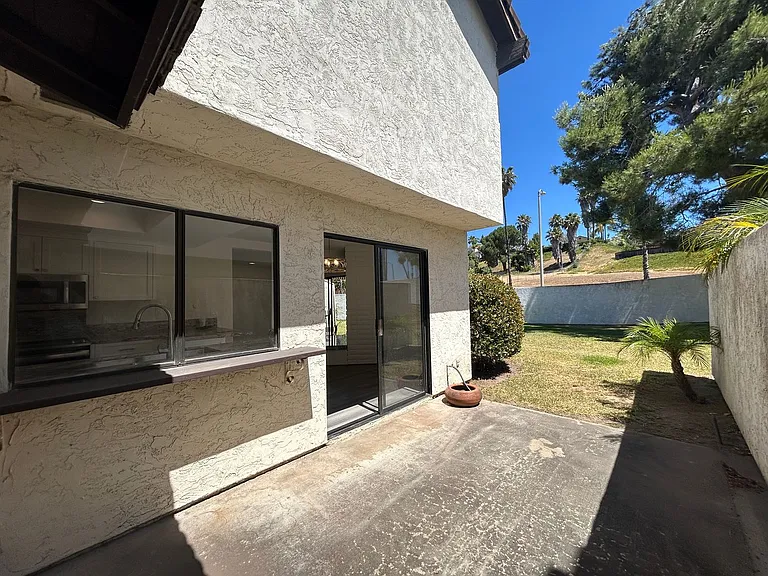 5435 Villas Dr — Photo 14
