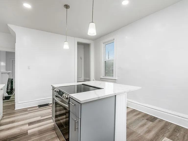 1421 Gault St — Photo 31