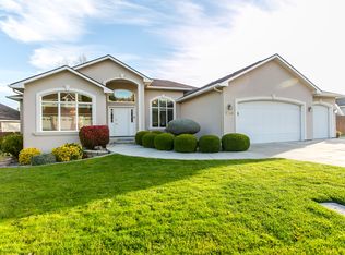 1308 Chardonnay Dr, Richland, WA 99352