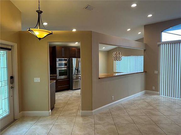4th image of 287 NW 45th Ave