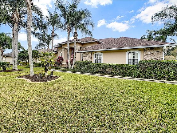 2nd image of 1583 Carillon Park Dr
