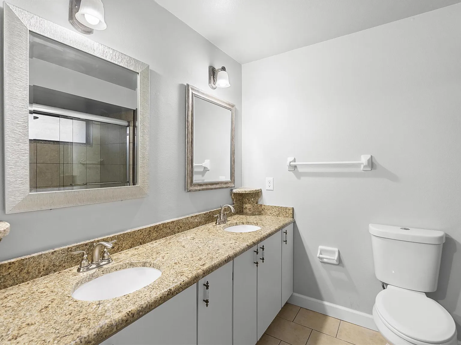 4 bed, 3.0 bath, 1716 sqft, $975 — Photo 3