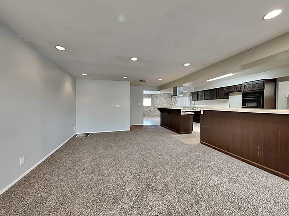 3rd image of 11147 Berendo Ave