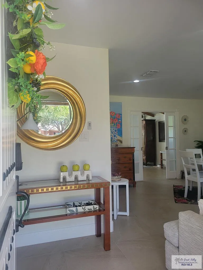 2 bed, 2.5 bath, 2275 sqft, $3,450 — Photo 3