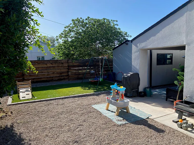 1022 E Indianola Ave — Photo 19