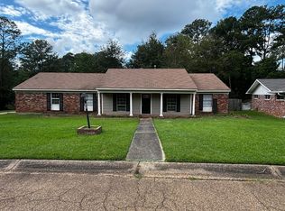 702 Tanglewood Dr, Clinton, MS 39056