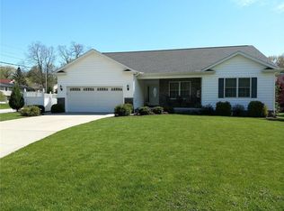 3985 Leprechaun Ln, Erie, PA 16510