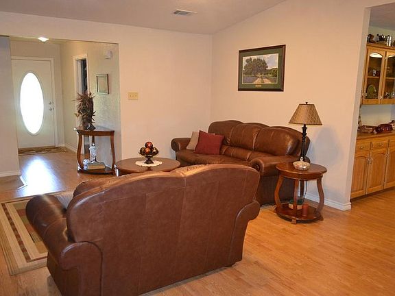 2nd image of 411 Cactus Cir