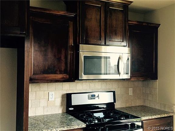 3rd image of 1105 S Catalina Dr
