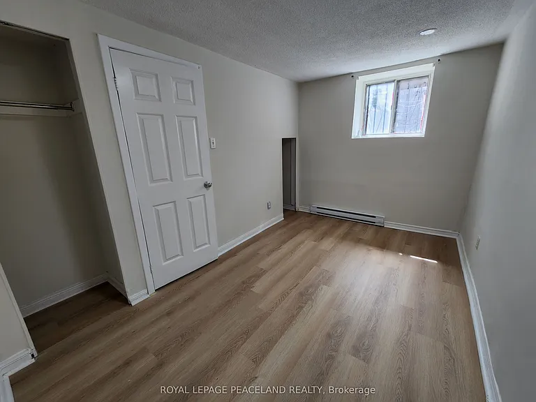 556 Spadina Cres #4 — Photo 7