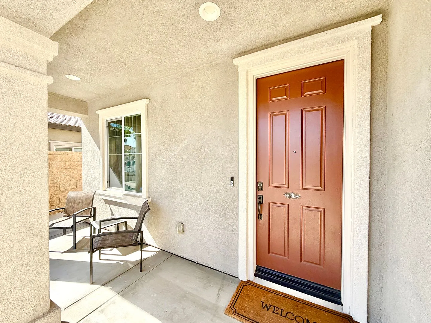 Spacious 5 Bedroom 3 Bathroom Home with Loft, 3-Car Garage & SOLAR — Photo 4