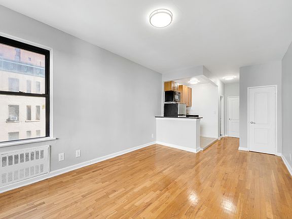 4th image of 452 E 78th St APT 3D