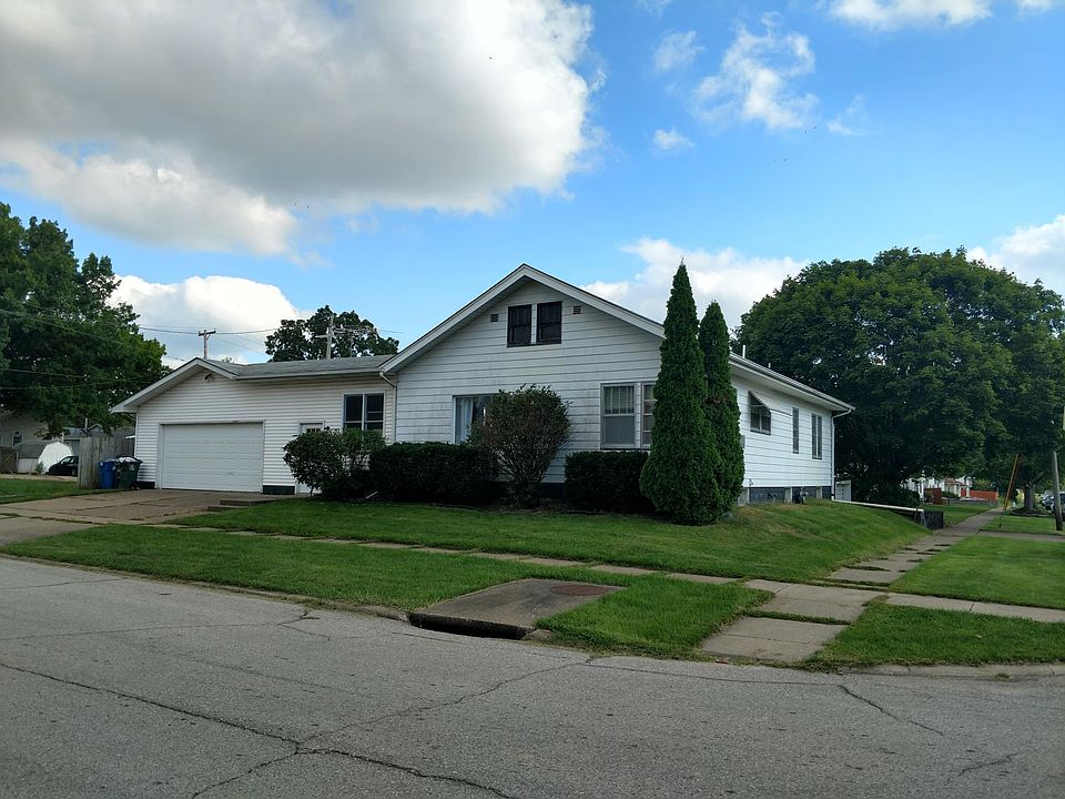 1st image of 216 Monroe St